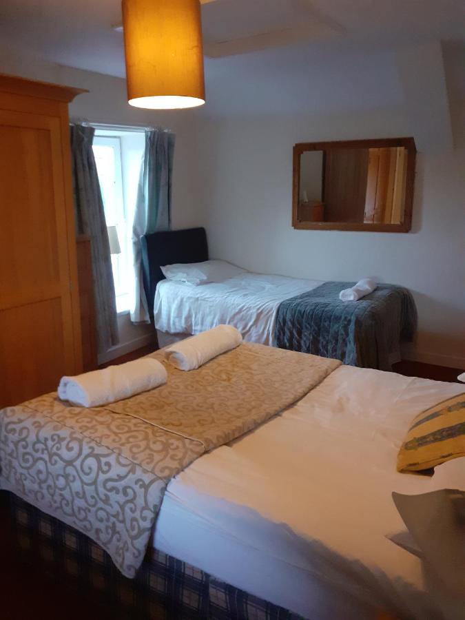 Bryncarnedd Farmhouse อาเบอรีสวิท ภายนอก รูปภาพ